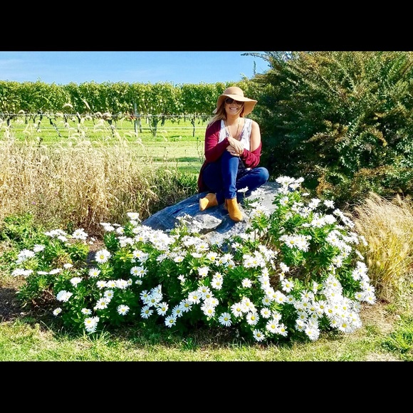 Meet your Posher, Helena - Picture 2 of 6